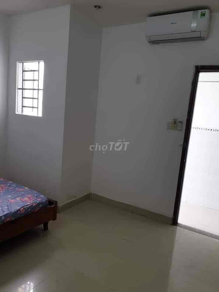 Gò Vấp hotel-- 14 M2-- 3 million a month.