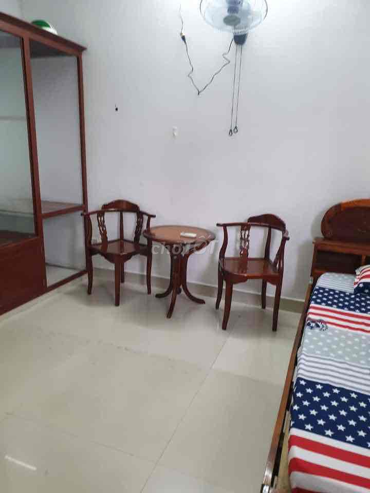 Gò Vấp hotel-- 14 M2-- 3 million a month.