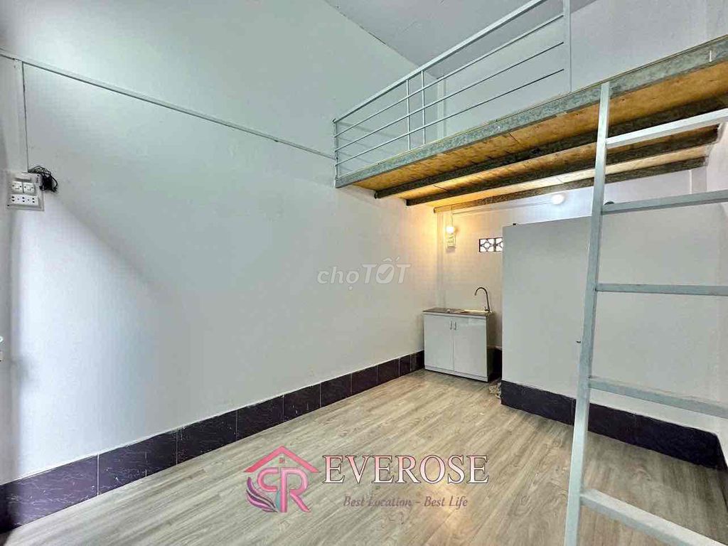 room 25 m2 full of cheap interiors at square value.