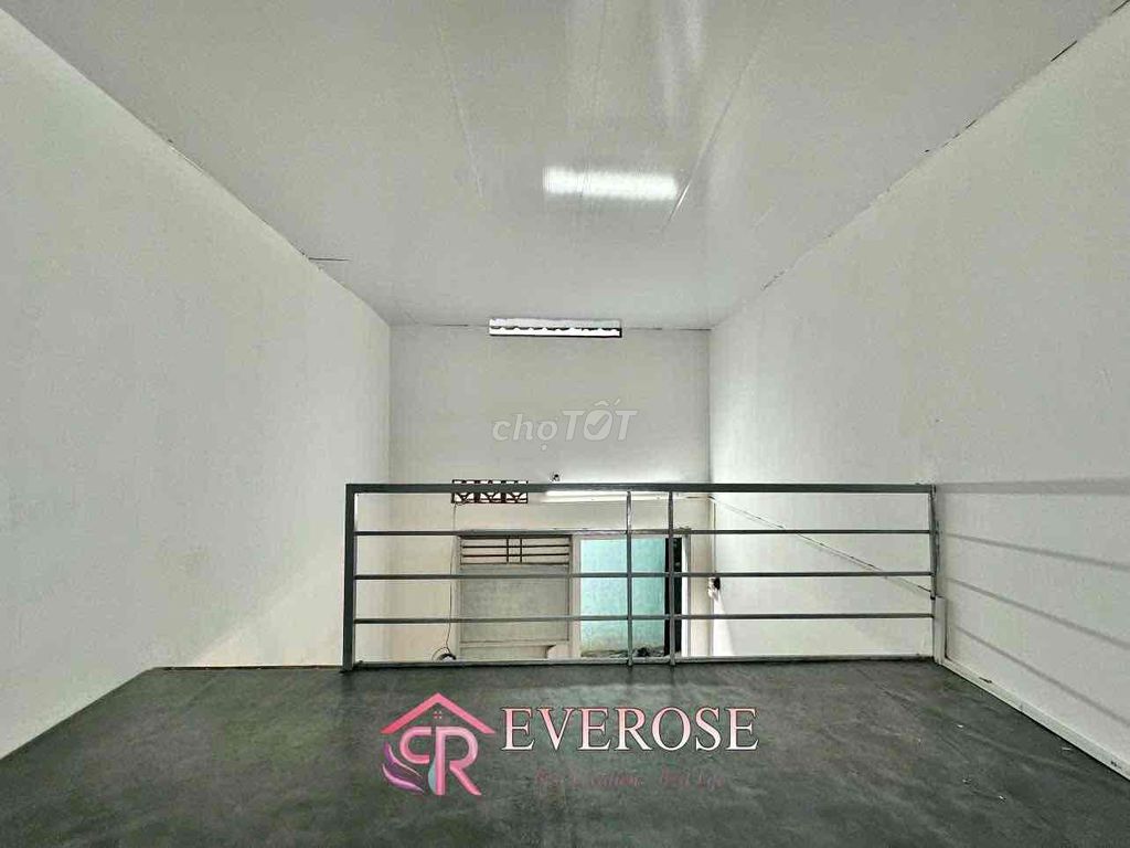 room 25 m2 full of cheap interiors at square value.
