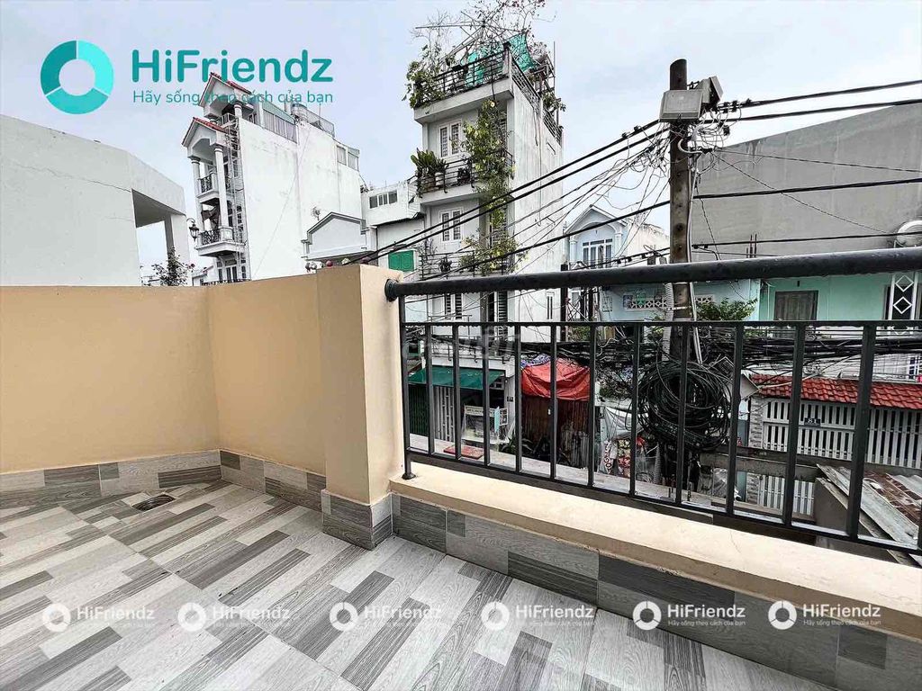 The balcony studio near the park intended-the airport.