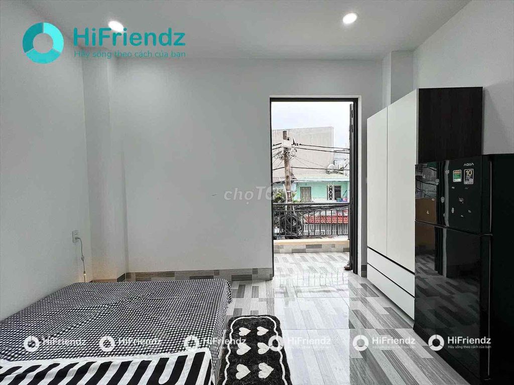 The balcony studio near the park intended-the airport.