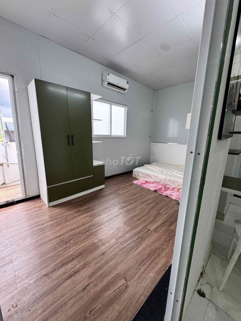 Rent a full-eard kitchen room with Phan Huy Ích earlobe