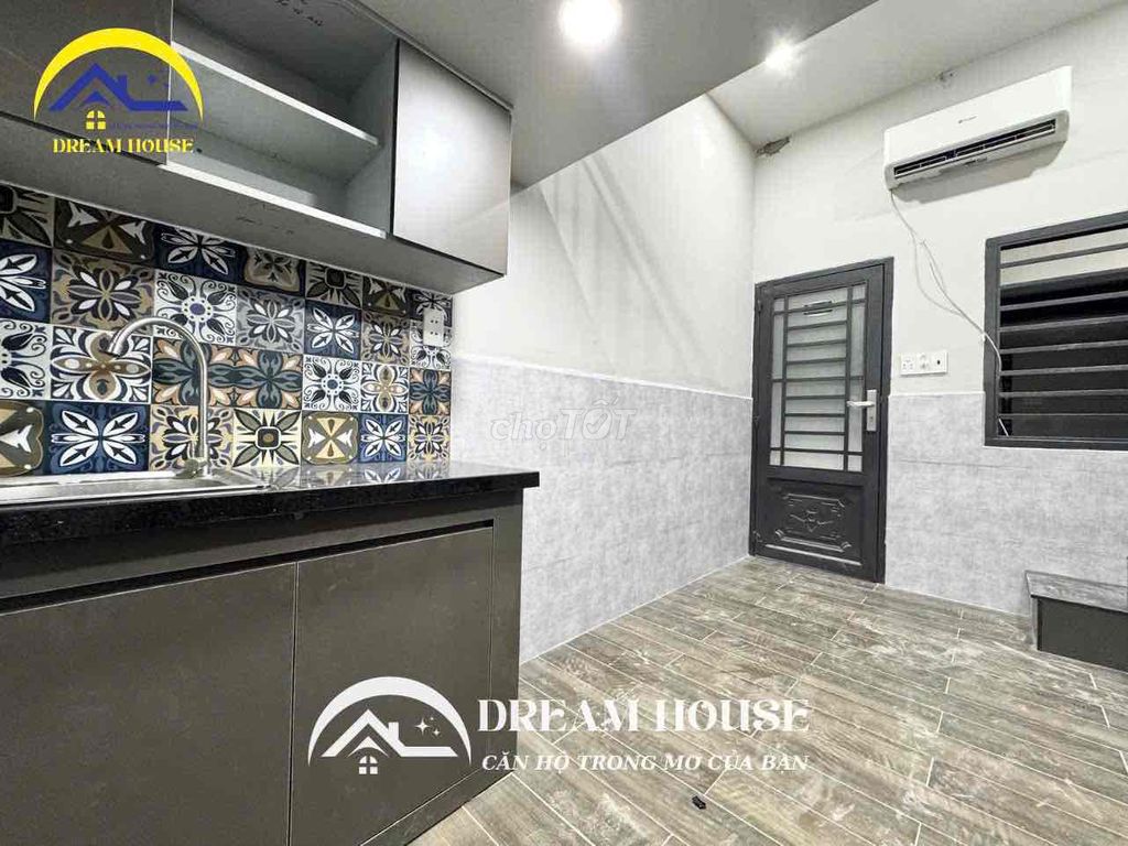 A comfortable apartment and a new furniture near the commercial university