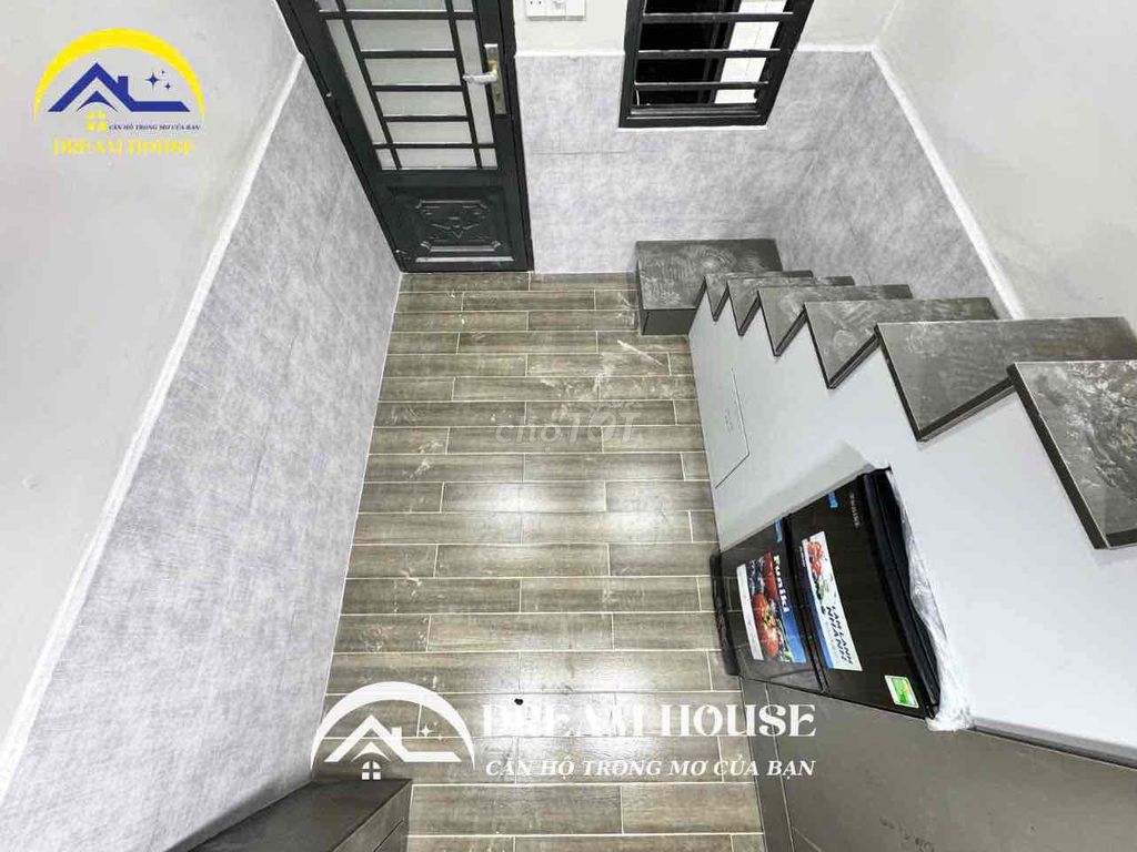 A comfortable apartment and a new furniture near the commercial university