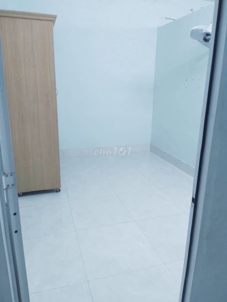 House is 80 meters, two bedrooms, one living room, one kitchen.