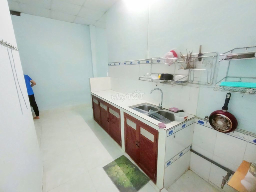 House is 80 meters, two bedrooms, one living room, one kitchen.