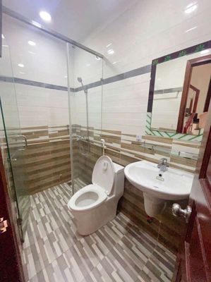 Rent a building at 57 Tô Hiệu, 4 x16 M, 3 floors, 5 bedrooms, 4 toilets, 16 million