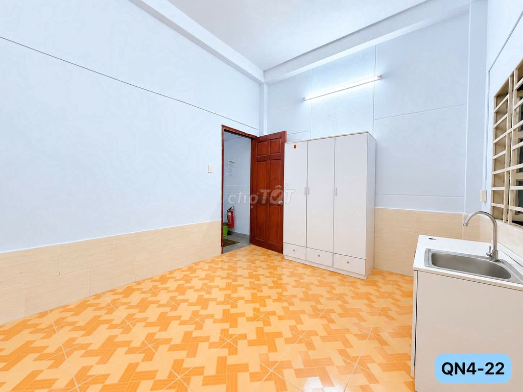 room room empty is generous