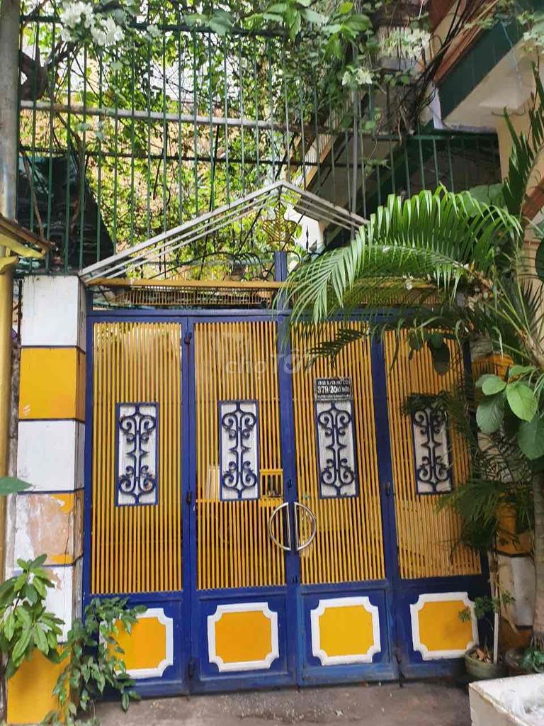"Huỳnh Văn Bánh Hotel Leviticus"