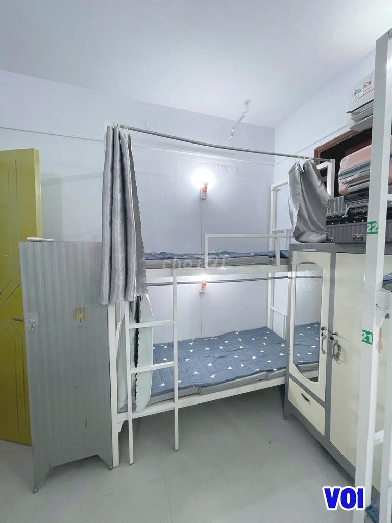 Free 1 month to South Women's dorm room 6 people immediately & vlu