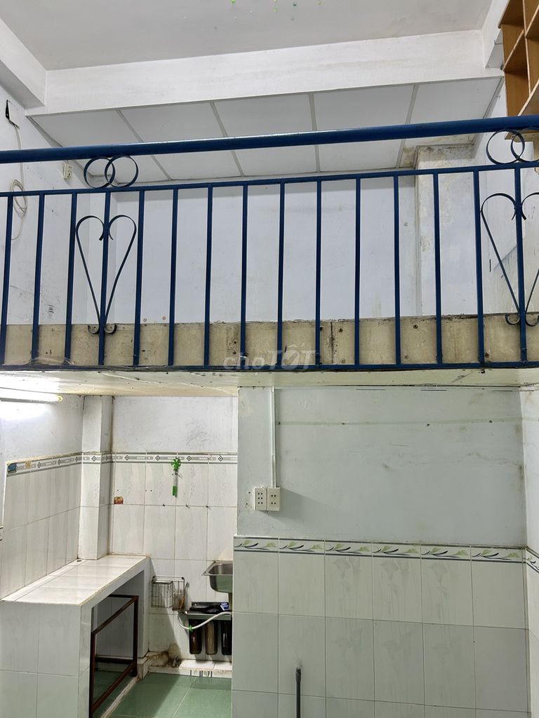 Rooms are wide, cool, with a corner guard.