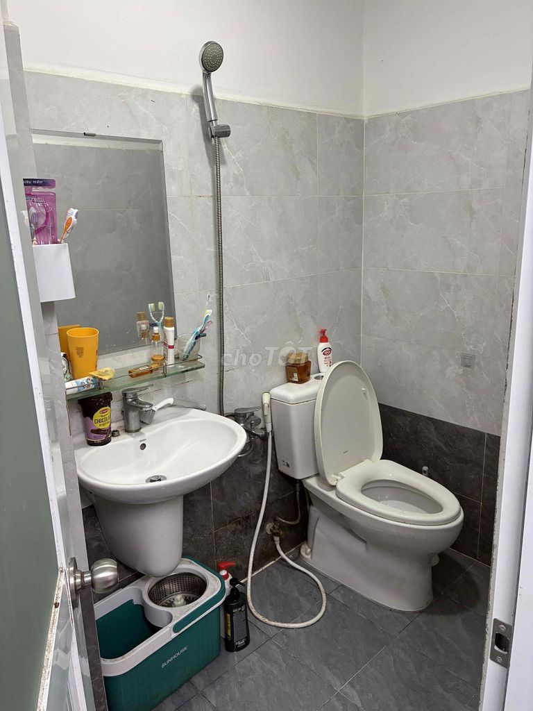 Rent two bedrooms. One living room in the first October.