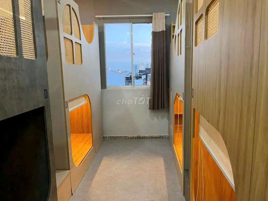 Rent the dorms sleepbox, nice, cool, cool windows.