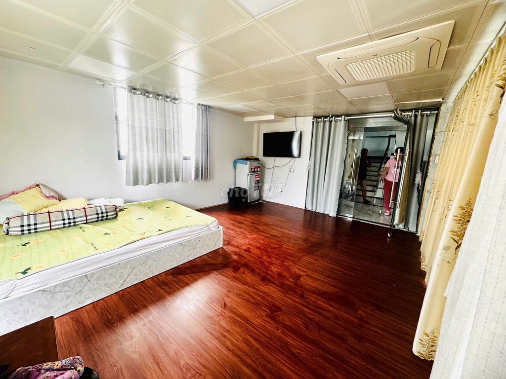 Rent the villa at the Firefire. 4.5 million.
