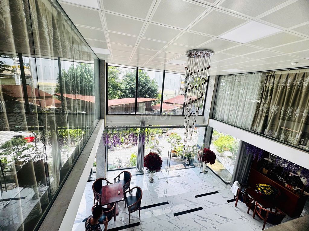Rent the villa at the Firefire. 4.5 million.