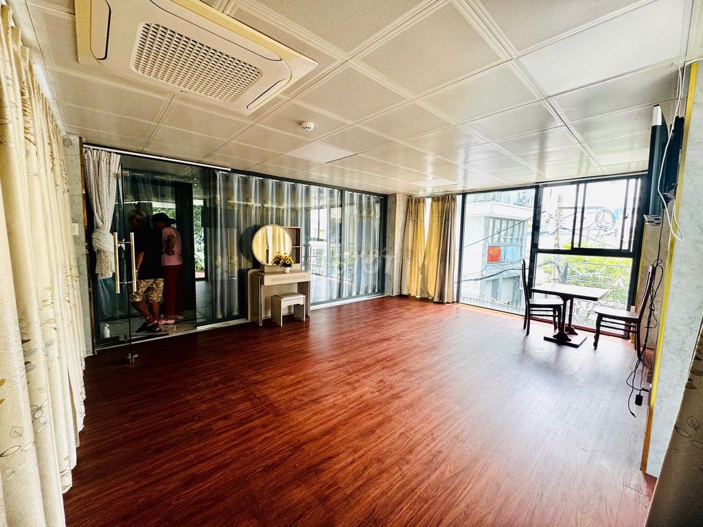 Rent the villa at the Firefire. 4.5 million.