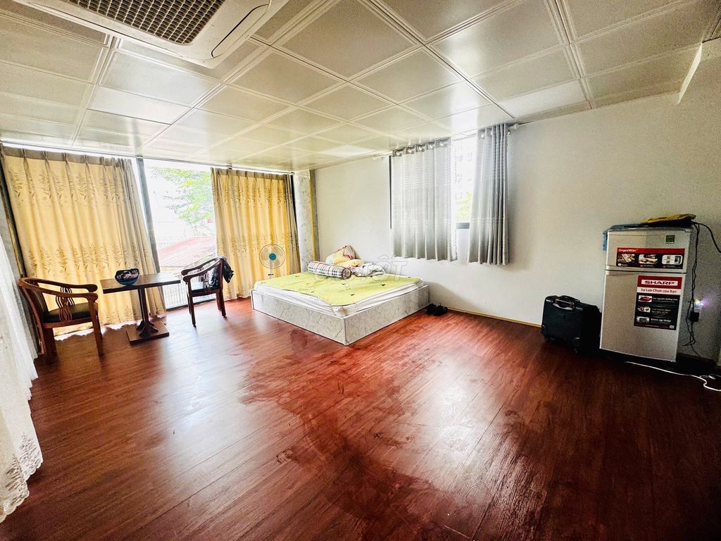 Rent the villa at the Firefire. 4.5 million.