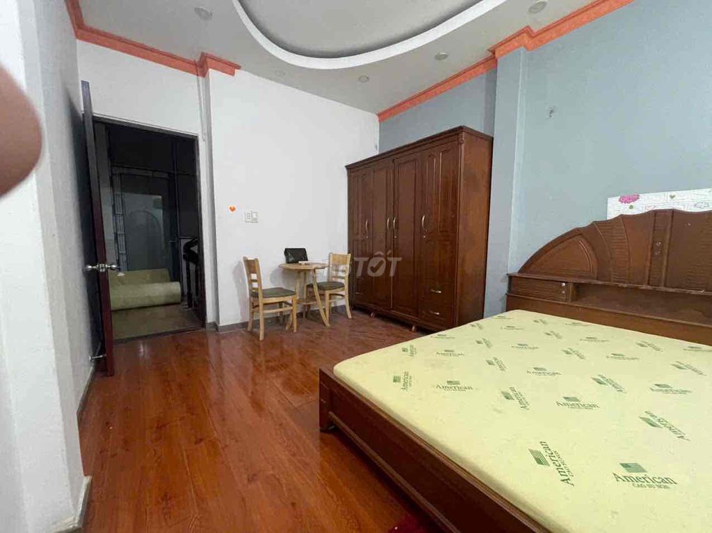 Rent us the 11th District Inn. Full interior of the car.