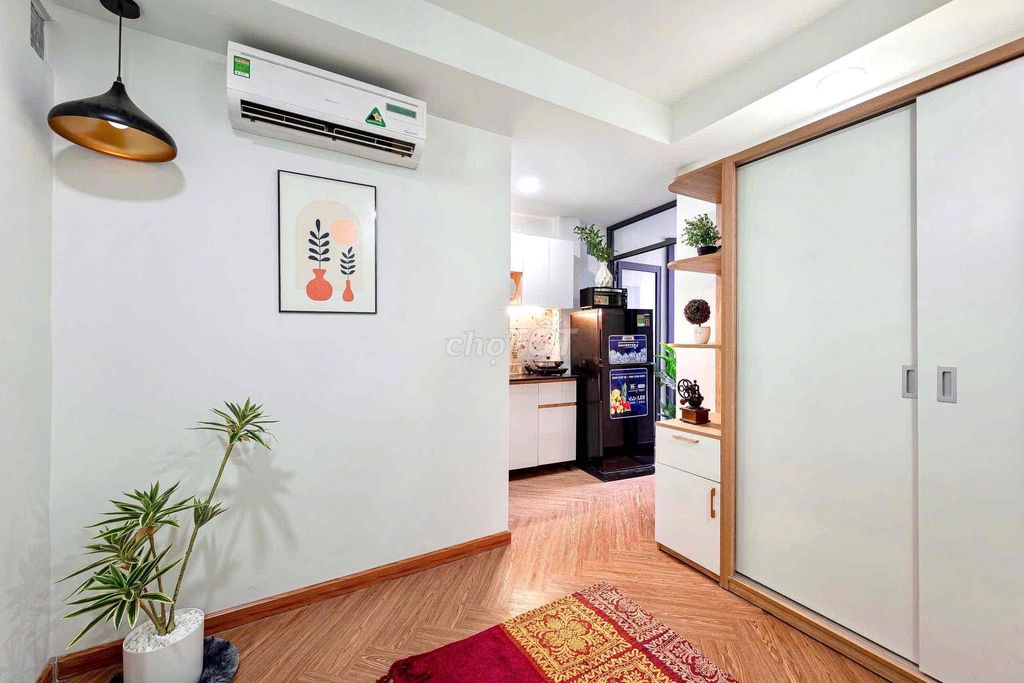 Rents a cheap, balcony-free, full interior- Âu Cơ, Tân Bình.