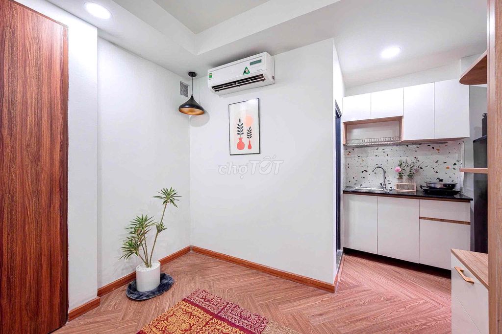 Rents a cheap, balcony-free, full interior- Âu Cơ, Tân Bình.