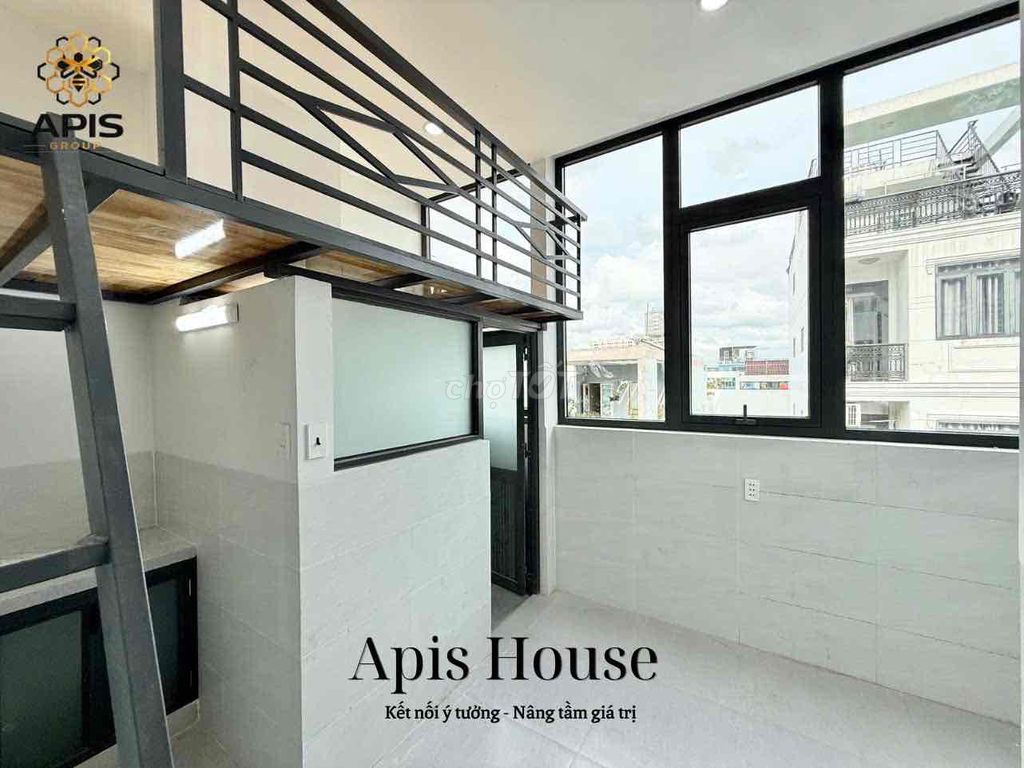 New 100 percent sky window big, full interior two minutes away