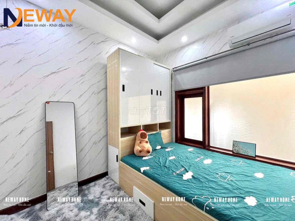 Rent two rooms. Two bathrooms.