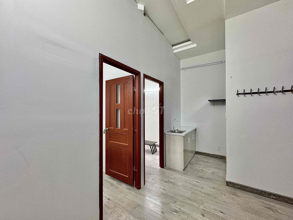 Rent two balcony bedrooms full of life-long furniture.