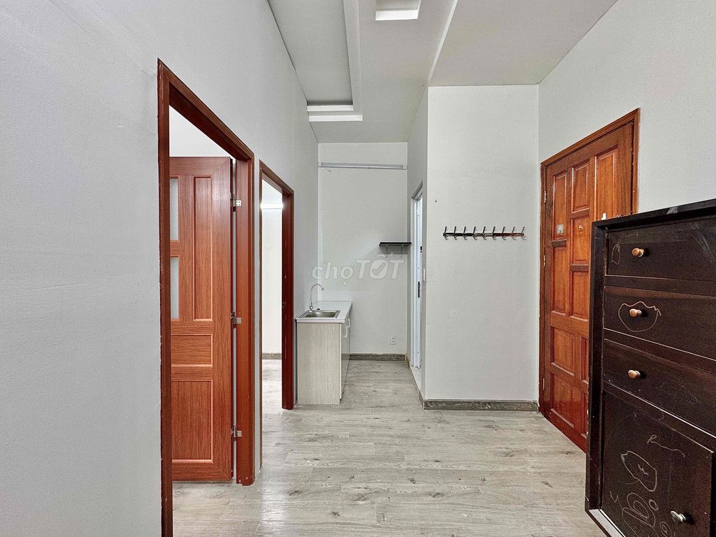 Rent two balcony bedrooms full of life-long furniture.