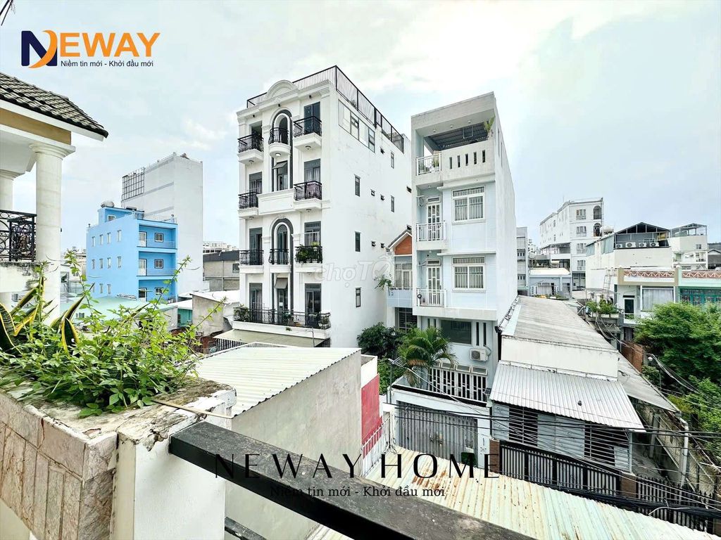 The apartment is full of balconies right here at Mart Mart, tdtu, rmit, nttu, ufret