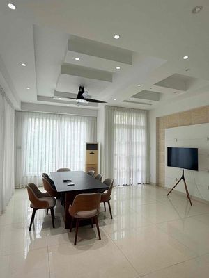 House 16 x20 angle 2 side-to-side furniture