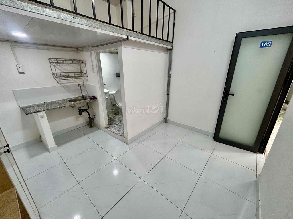 Rent room in Phú Nhuận, bordering on 1st.