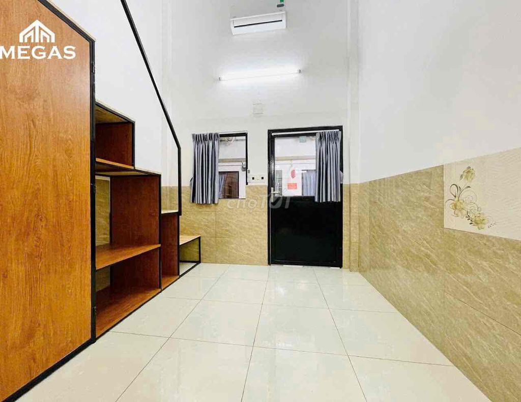 A low-priced motel - ready air conditioning right at Nguyễn Ảnh Thủ.