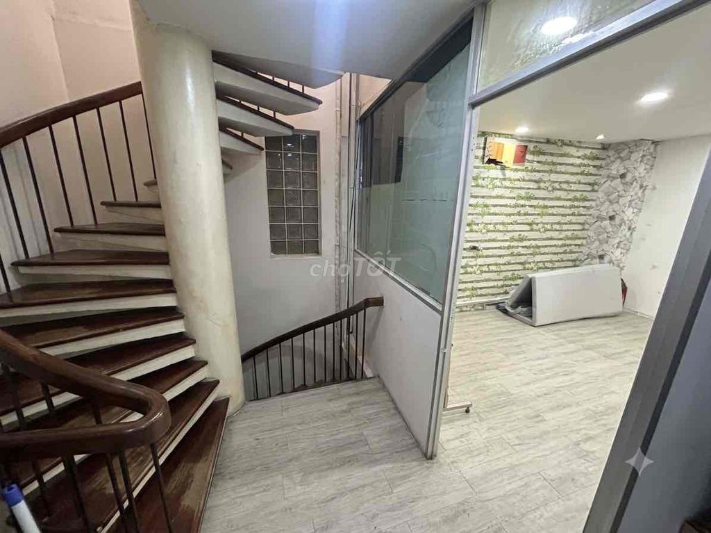 Trần Hưng Đạo Cash Room