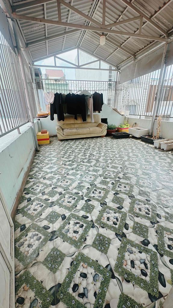 Rent room opposite bv175 - clean security