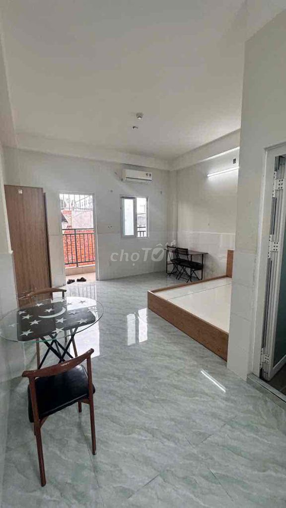 4 million Lê Đức Thọ, sky windows balcony