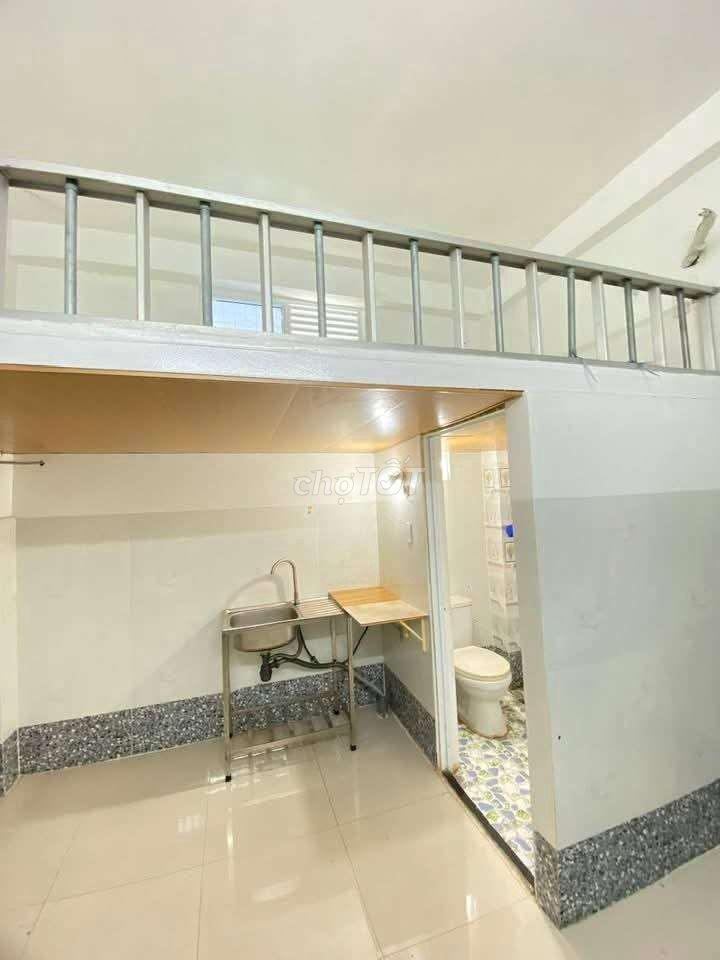 Three million-dollar service apartments have air conditioning in high-tech areas.