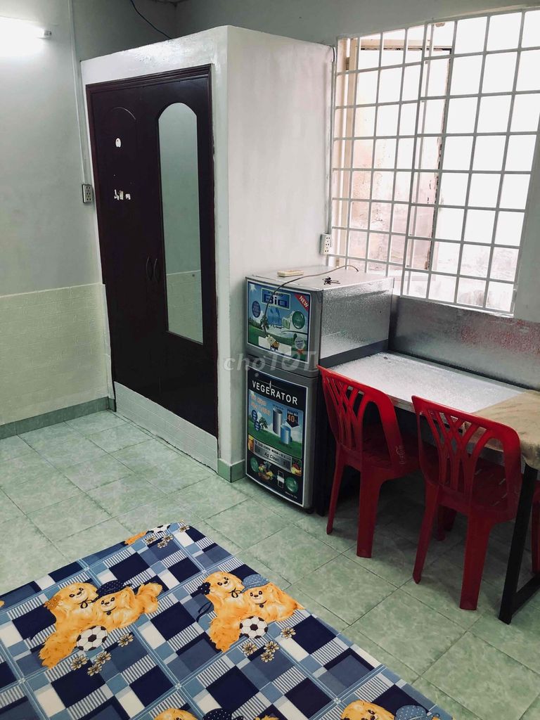 The furniture room is full. The fridge, the air conditioner, the washing machine, the private toillet