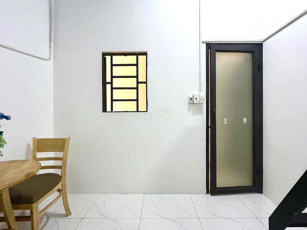 Rent a room cheaply expensive.