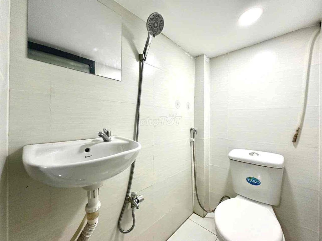 Rent a room cheaply expensive.