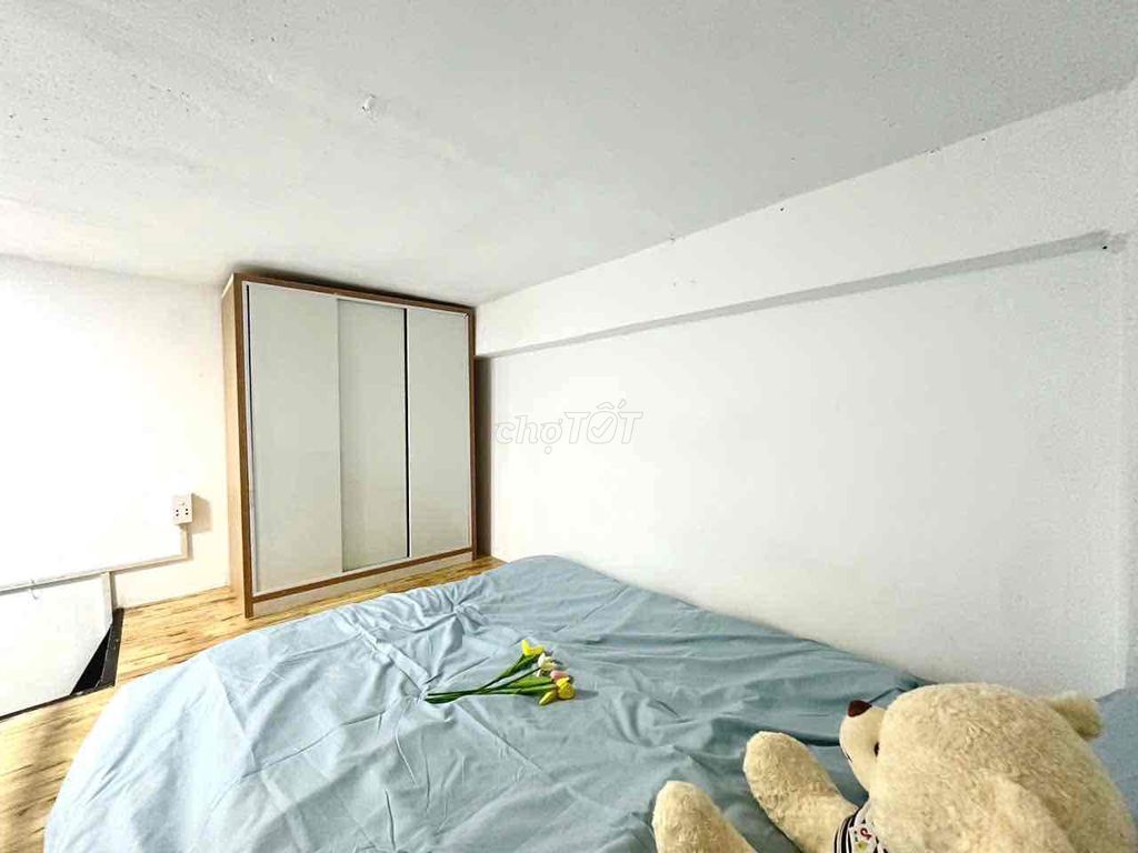 Rent a room cheaply expensive.