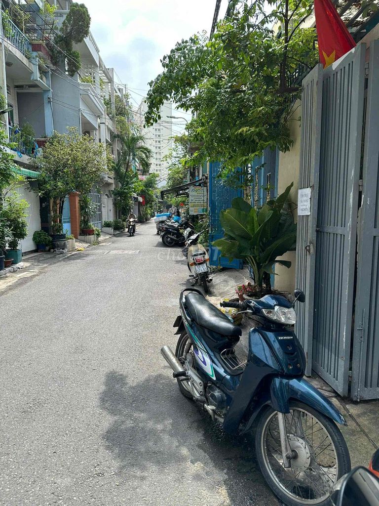 Rent a cheap room at Bình Thạnh.