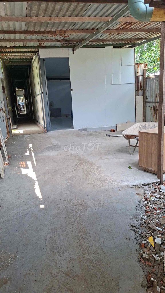 Rent room or storage room - old county 2 pm.