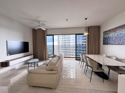 The infiniti rents two bedrooms. The 99m2 toilets are full of furniture only 28 million.