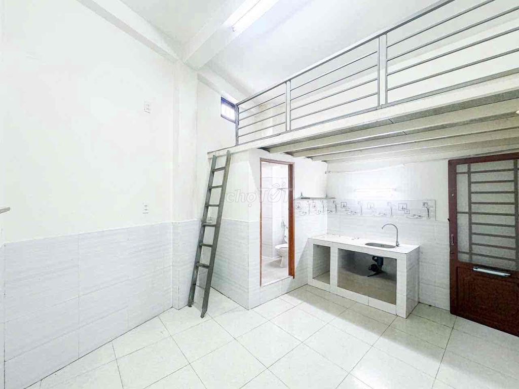 The motel has a large security and clean room near the cnb.