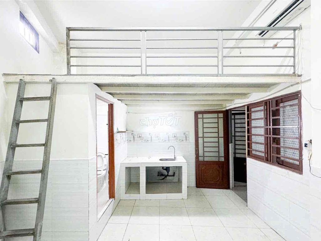 The motel has a large security and clean room near the cnb.