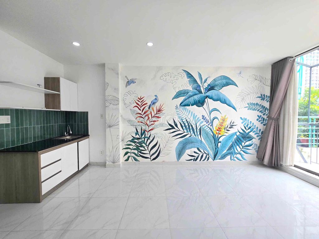 The balcony suite is 35 m2 full new furniture at the center of Gò Vấp.