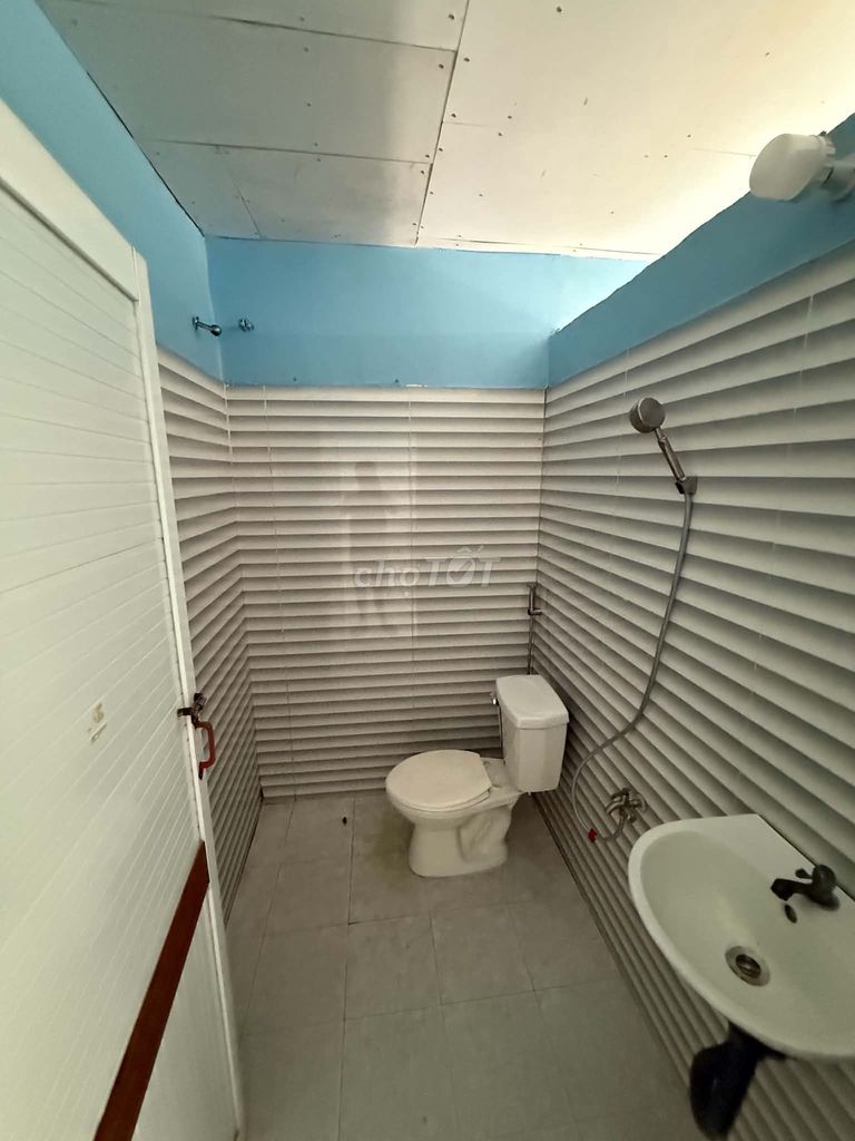 We need to rent the original house.