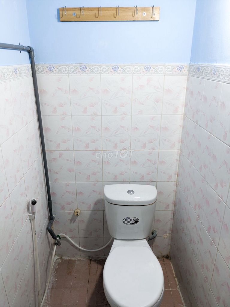 It's the owner who rents room 20 meters at 2 million4