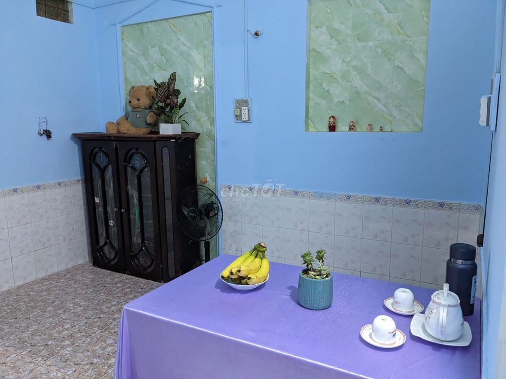 It's the owner who rents room 20 meters at 2 million4